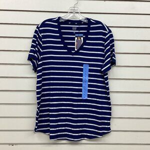 Gap V-neck tee‎